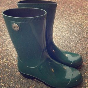 Ugh rain boots new never worn 7